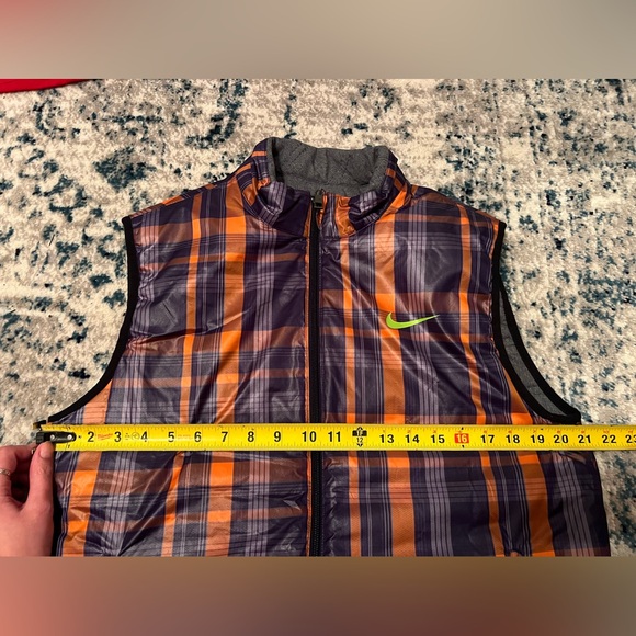 Nike Reversible Vest - Picture 6 of 8